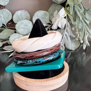 Vintage Acrylic Bangle Bracelet Stack – Mod Retro (Set of 4)